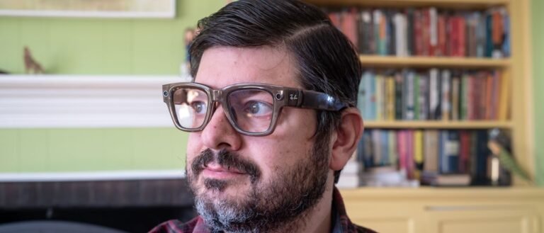 Meta Ray-Ban Display Smart Glasses: Advanced Features, High Price Tag Meta Ray-Ban Display Smart Glasses: Advanced Features, High Price Tag