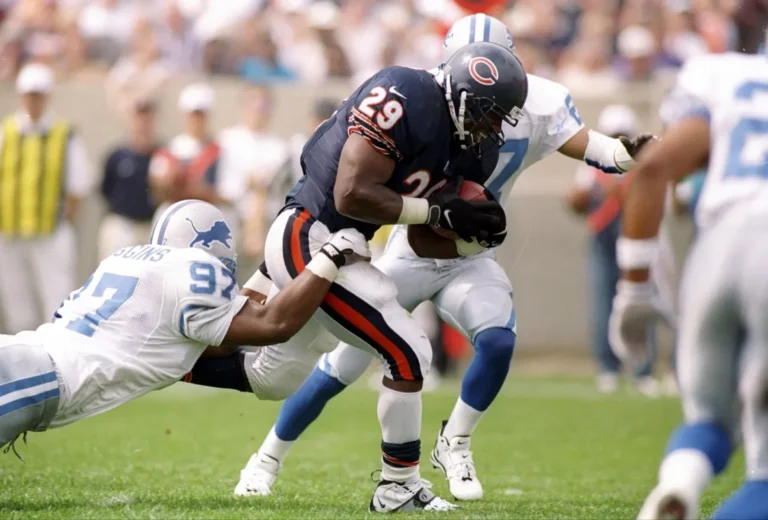 Former Lions Star Tracy Scroggins Dies at 56, Family Cites CTE