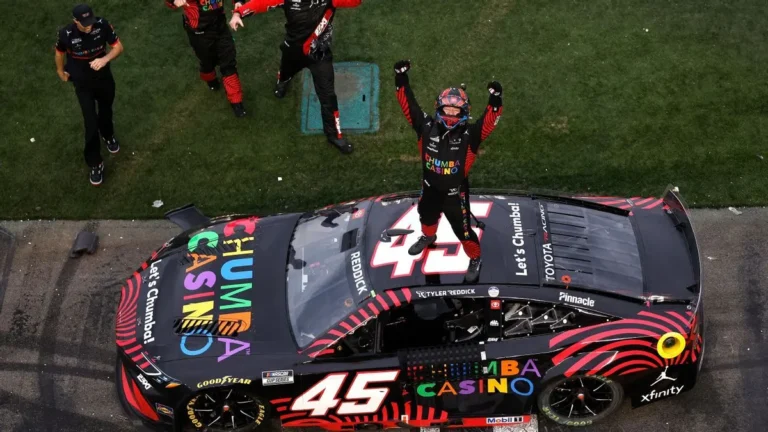 Reddick Wins Daytona 500 in Michael Jordan’s 23XI Car After Elliott Crash Reddick Wins Daytona 500 in Michael Jordan’s 23XI Car After Elliott Crash