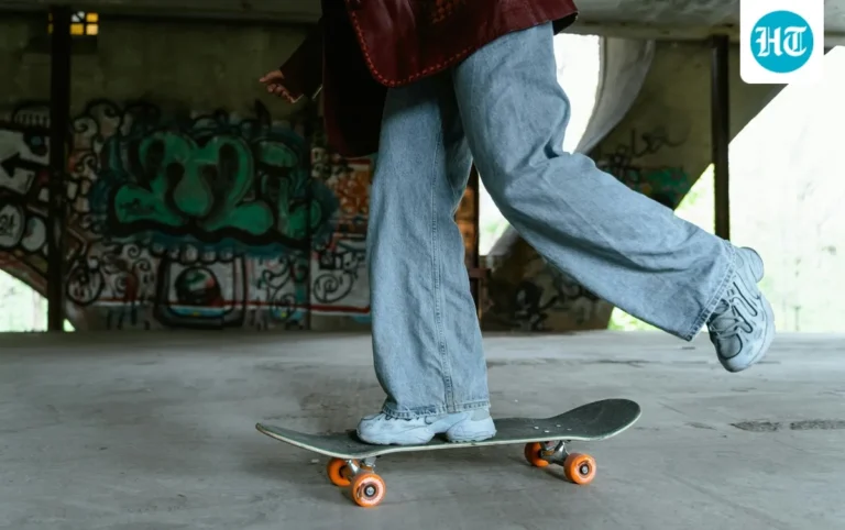 Baggy Jeans Eclipse Skinny: 7 Comfy Picks from Levi’s, Gap & More