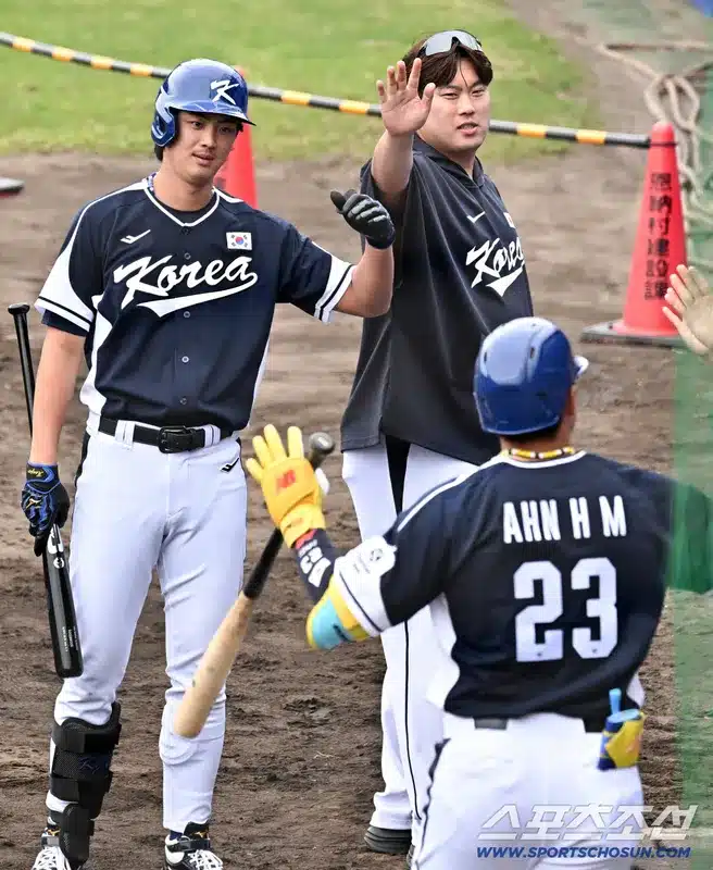 An Hyun-min’s Solo Homer Stuns Gu Ja-wook, Ryu Hyun-jin in Okinawa An Hyun-min’s Solo Homer Stuns Gu Ja-wook, Ryu Hyun-jin in Okinawa