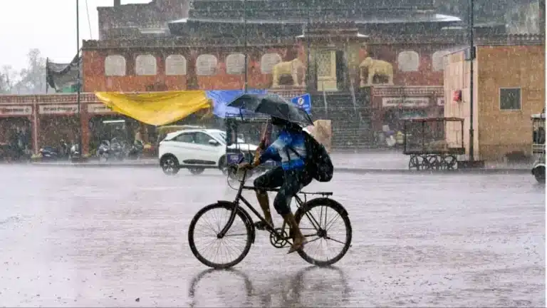 Heavy Rain Alert South India as North Faces Early Heatwave