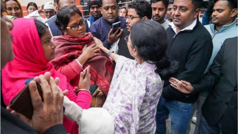 Mamata Banerjee Accuses Authorities of Voter Suppression in Bengal Mamata Banerjee Accuses Authorities of Voter Suppression in Bengal