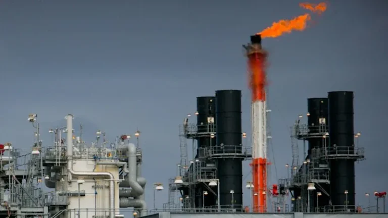 Calls Mount for Gas Tax on LNG Windfall Profits Amid Iran Conflict