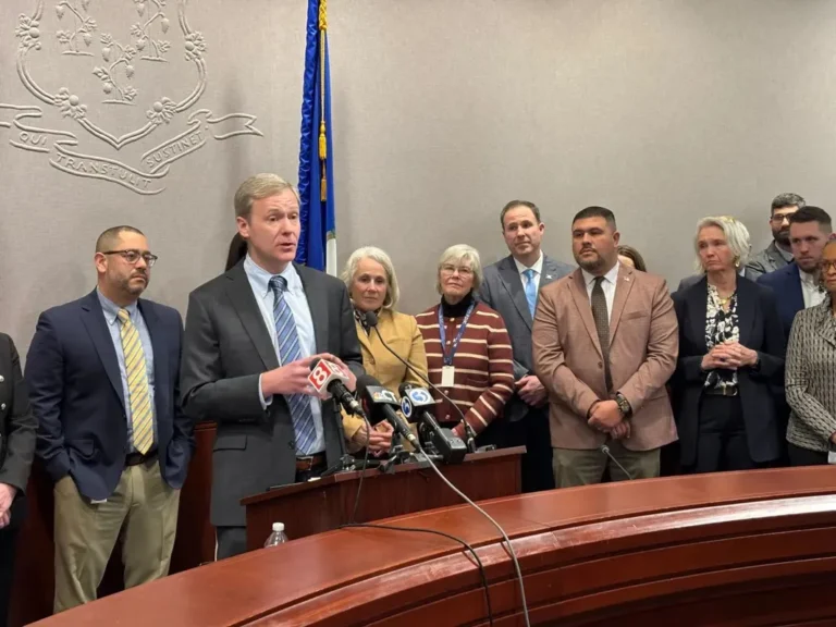 CT Democrats Propose 0M School Aid from Tax Rebate Funds