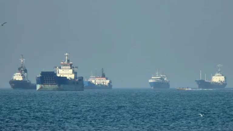 Iran Launches Strait of Hormuz Toll Agency Amid US Peace Proposal