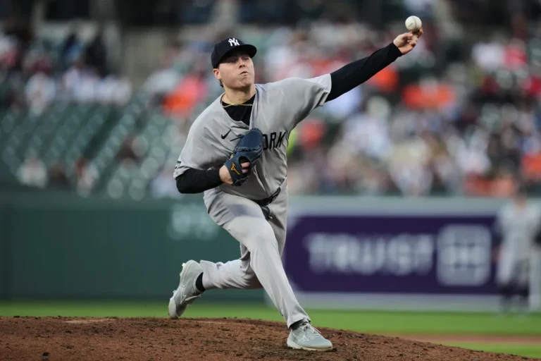 Yankees Collapse Late in 3-2 Loss to Orioles After No-Hit Bid Yankees Collapse Late in 3-2 Loss to Orioles After No-Hit Bid